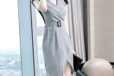 夏季穿这款职业短袖连衣裙，新颖时尚气质超美