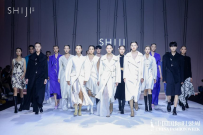 设计师屠俊带来“兰亭雅集”的SS23SHIJI品牌大秀