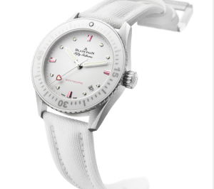 Blancpain推出风格醒目的限量版作品——「FiftyFathomsBathyscapheValentine’sDay2023」潜水腕表
